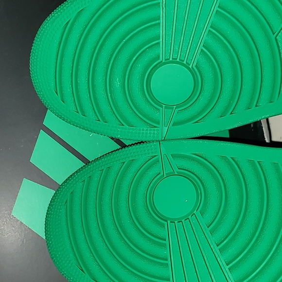 Nike Jordan One high Retro Lucky Green. Worn once.   Men's size 13 - Picture 12 of 16